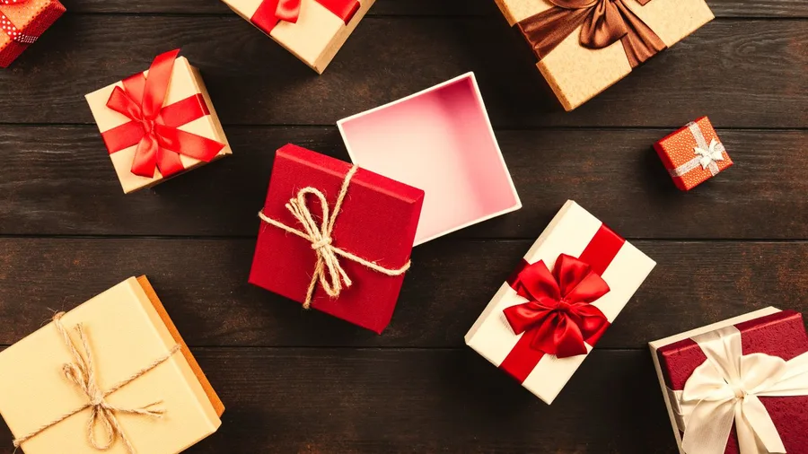 Deliberate Gift-Giving Lowers Holiday Financial Strain