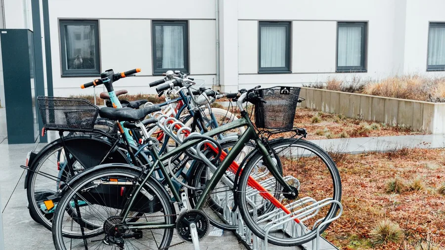 Bicycle Frames and Commuters