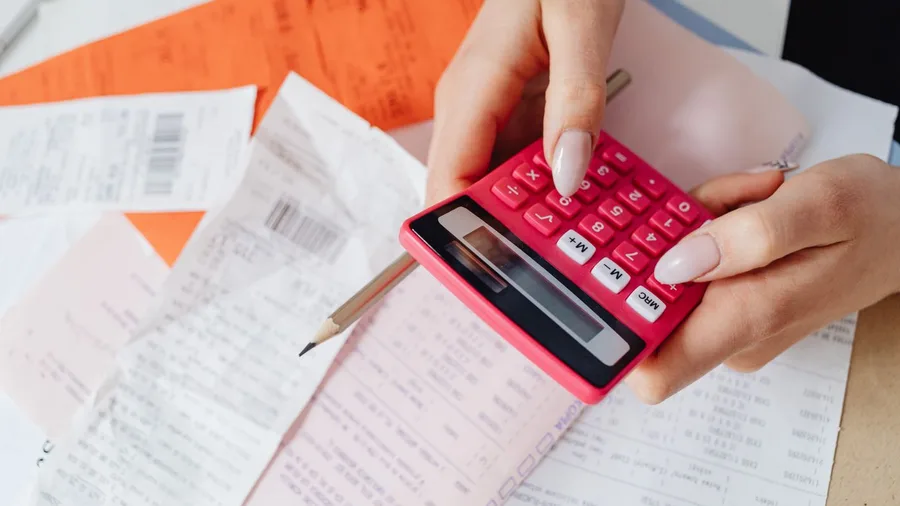 Monthly Budgets Track Everyday Spending